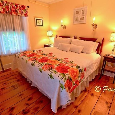 The Red Hook Country Inn, An "Old Rhinebeck" Bed & Breakfast Eksteriør billede