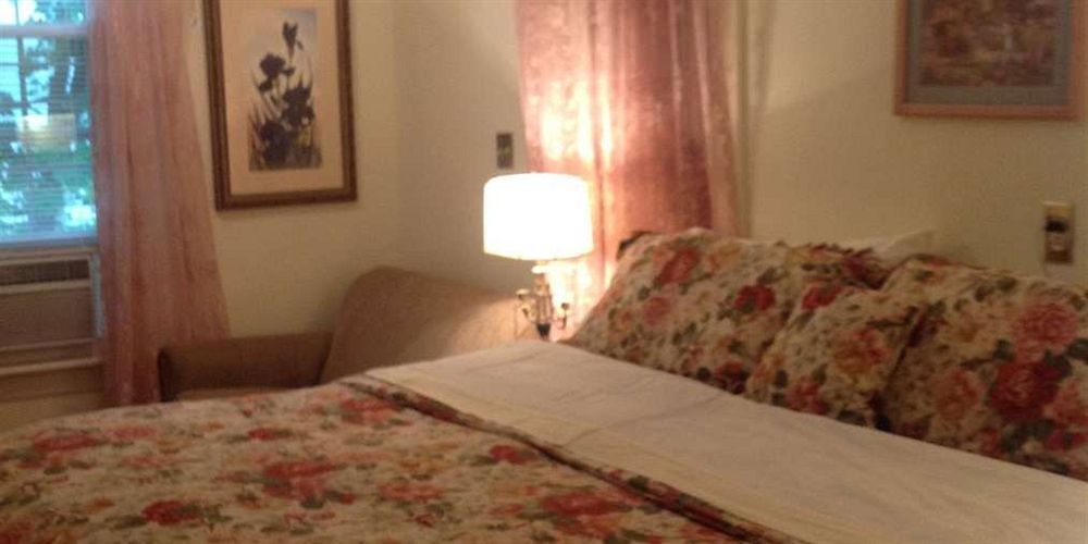 The Red Hook Country Inn, An "Old Rhinebeck" Bed & Breakfast Eksteriør billede