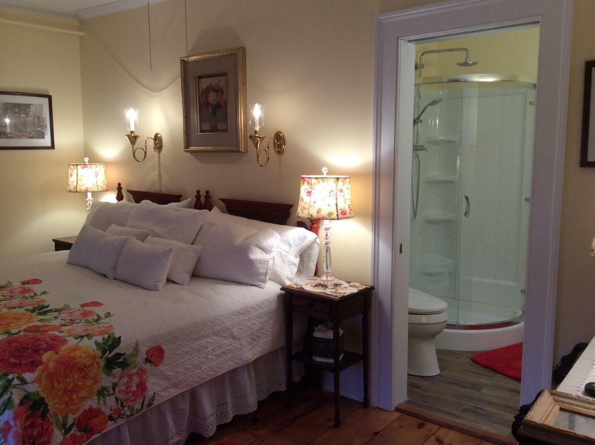 The Red Hook Country Inn, An "Old Rhinebeck" Bed & Breakfast Eksteriør billede