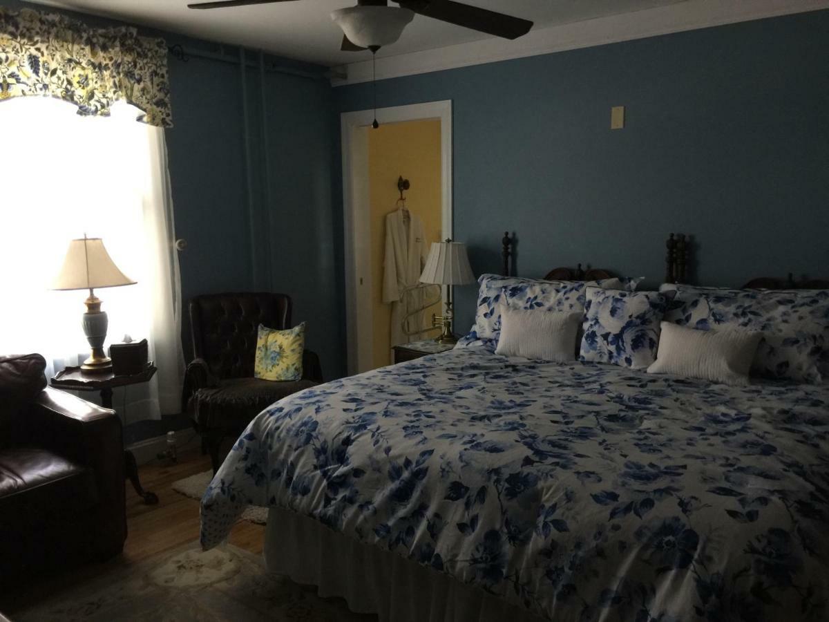 The Red Hook Country Inn, An "Old Rhinebeck" Bed & Breakfast Eksteriør billede