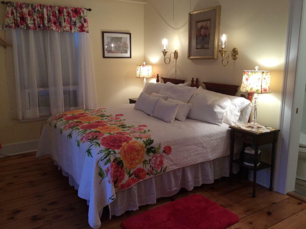 The Red Hook Country Inn, An "Old Rhinebeck" Bed & Breakfast Eksteriør billede