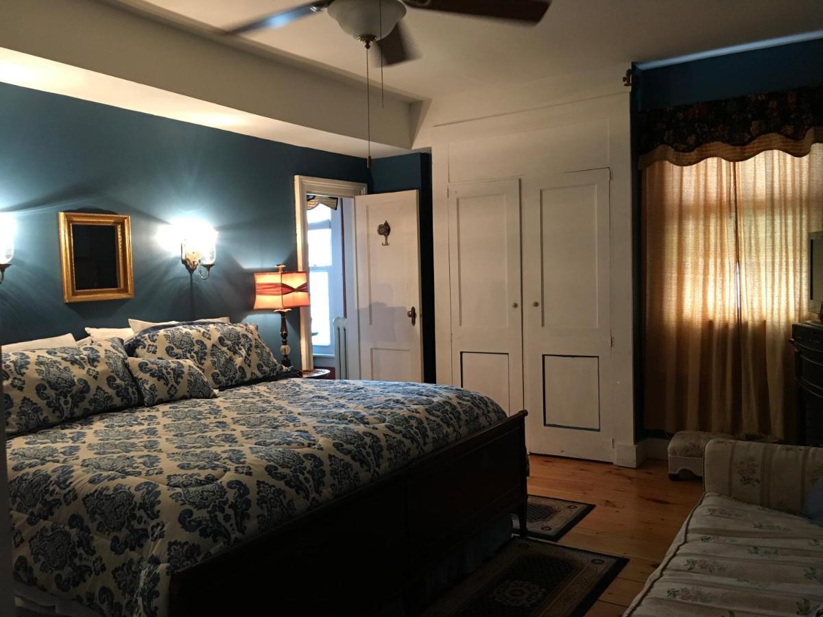 The Red Hook Country Inn, An "Old Rhinebeck" Bed & Breakfast Eksteriør billede