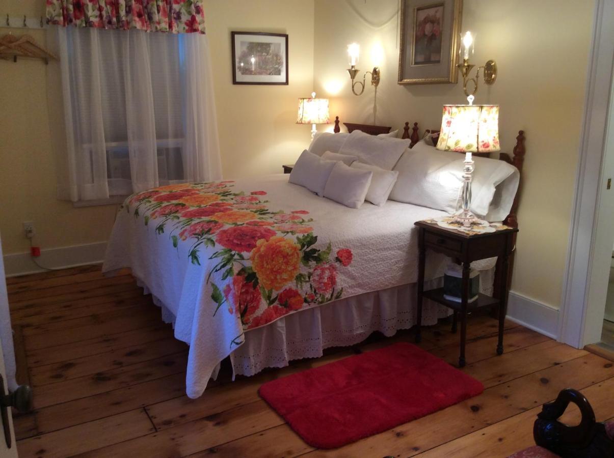 The Red Hook Country Inn, An "Old Rhinebeck" Bed & Breakfast Eksteriør billede